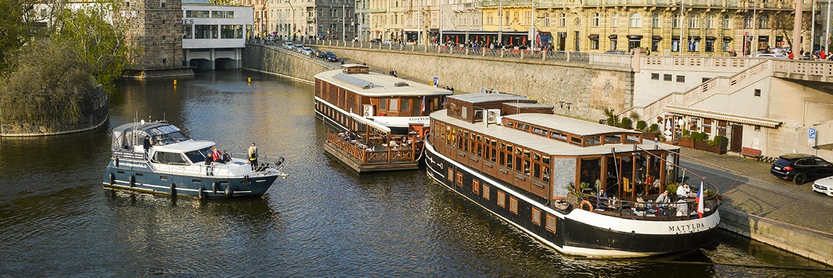 Cvičné a kondiční plavby v Praze